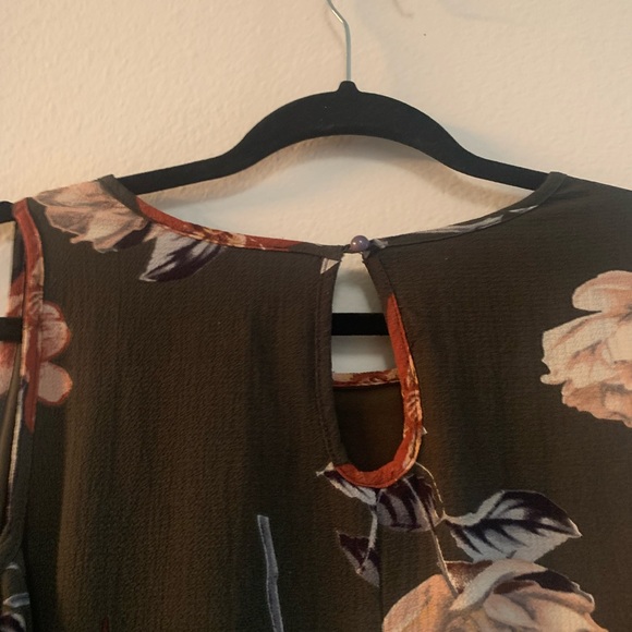 Floral Cold Shoulder Dress - Picture 5 of 6